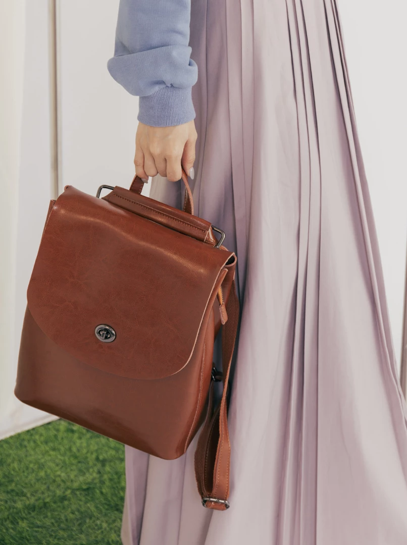 真牛皮質感後背包