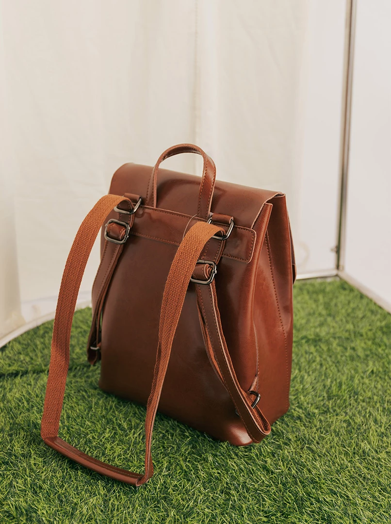 真牛皮質感後背包