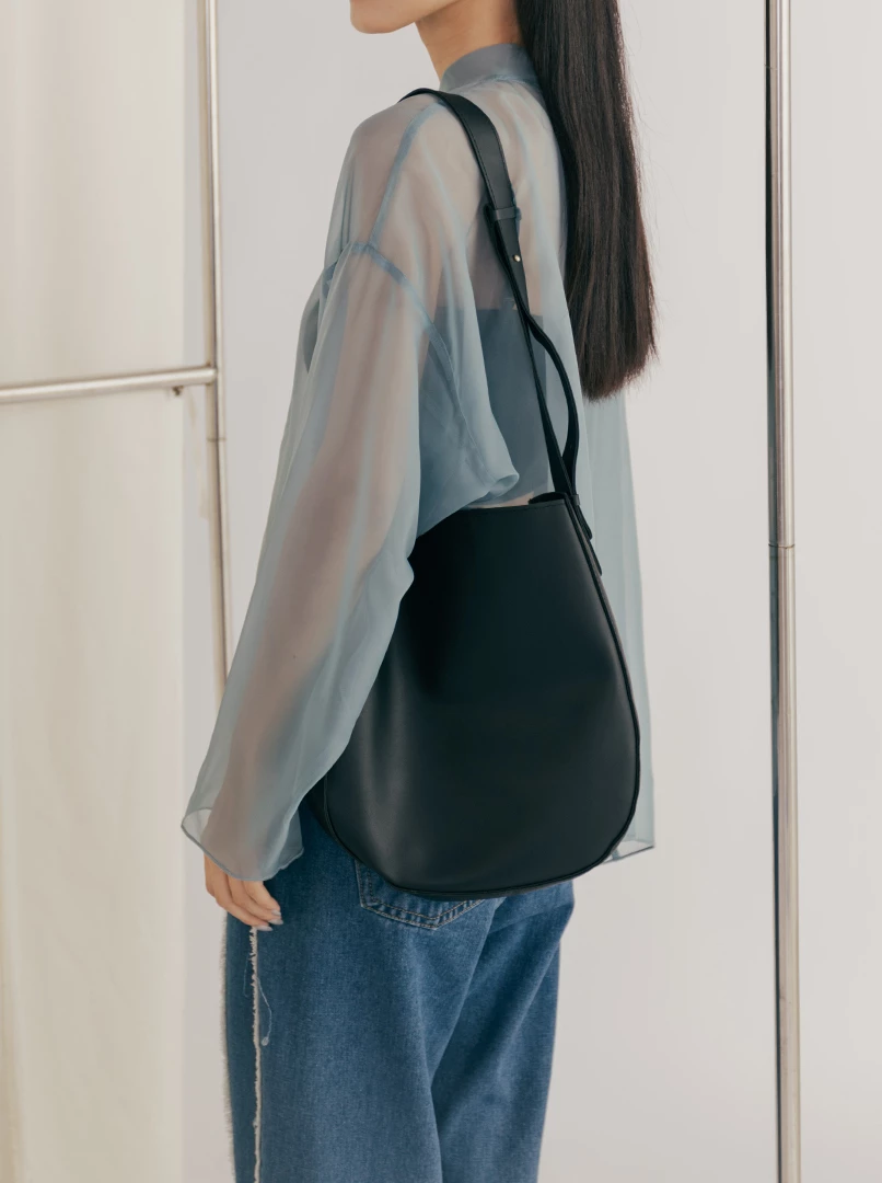 水桶質感單肩包