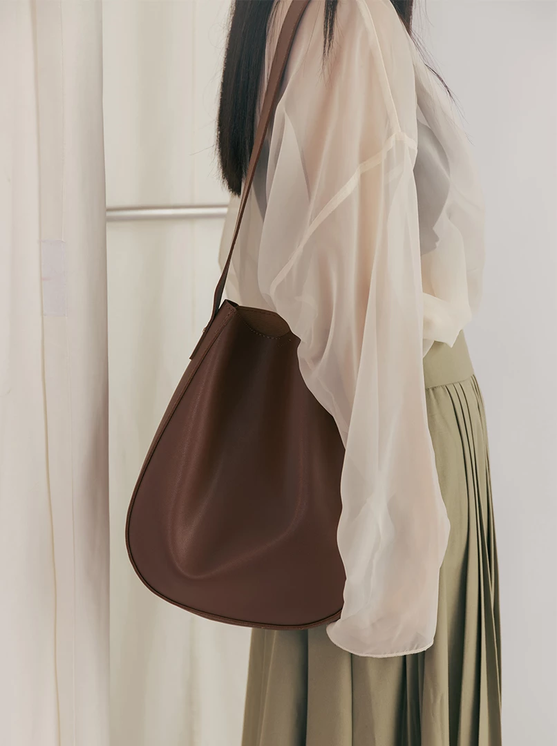 水桶質感單肩包