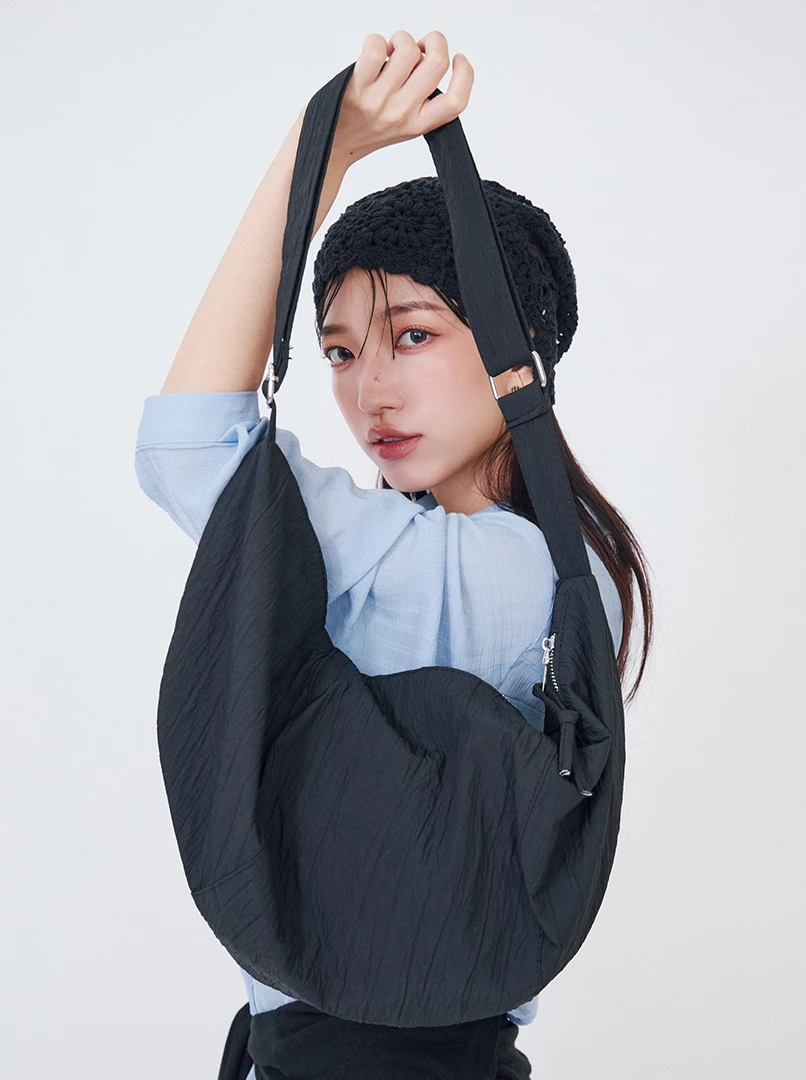 慵懶斜跨帆布包