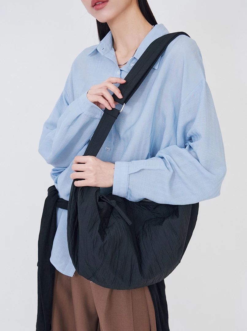 慵懶斜跨帆布包