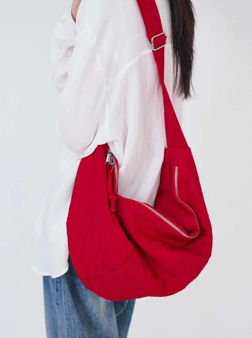 慵懶斜跨帆布包