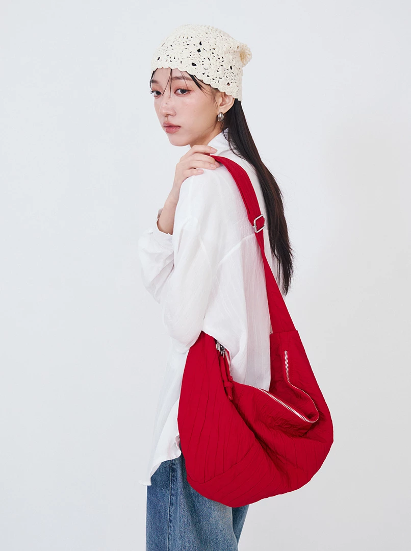 慵懶斜跨帆布包