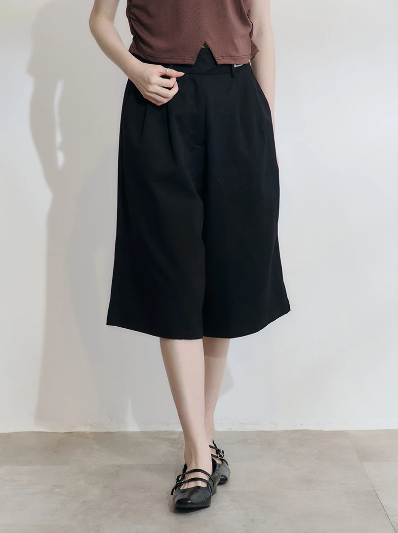 俐落時髦過膝七分褲