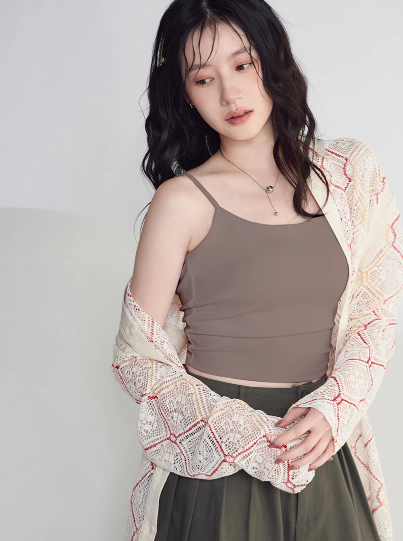 背後扭結彈性bratop