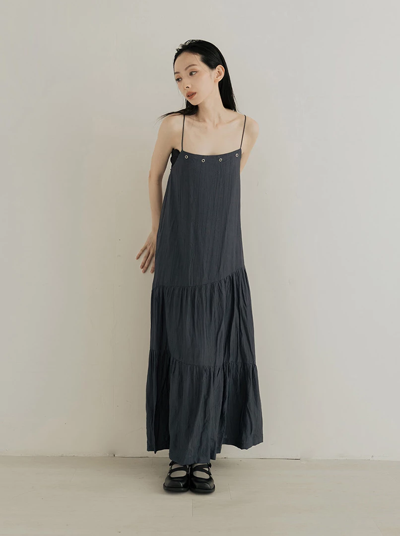 寬鬆交叉連身洋裝