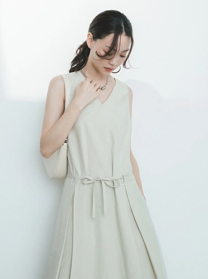 絲質綁帶造型長洋