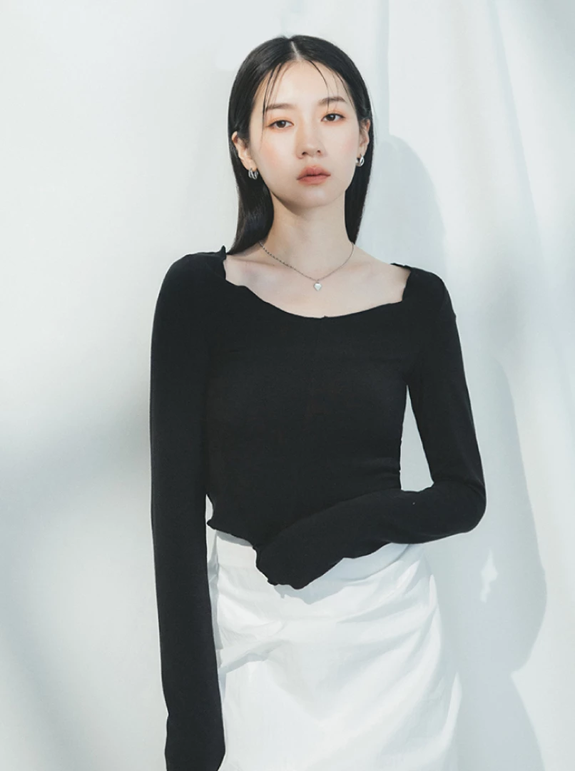 U領捲邊親膚上衣