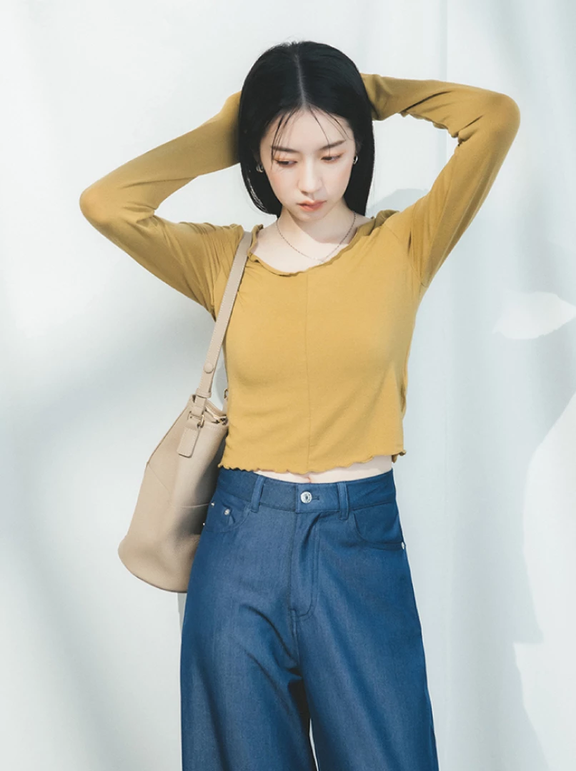 U領捲邊親膚上衣