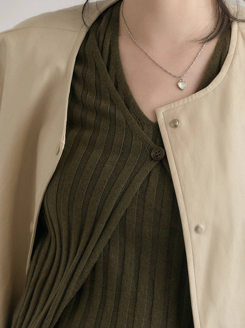 假兩件坑條針織上衣