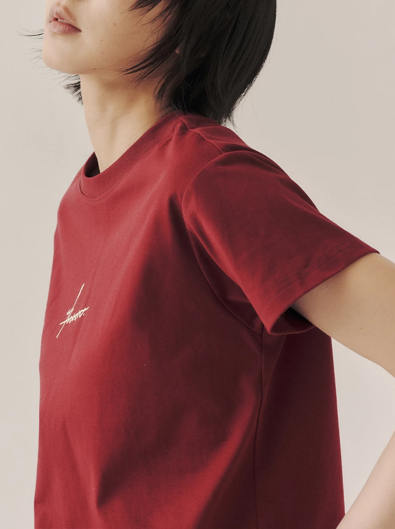 聯名膠印字樣短上衣