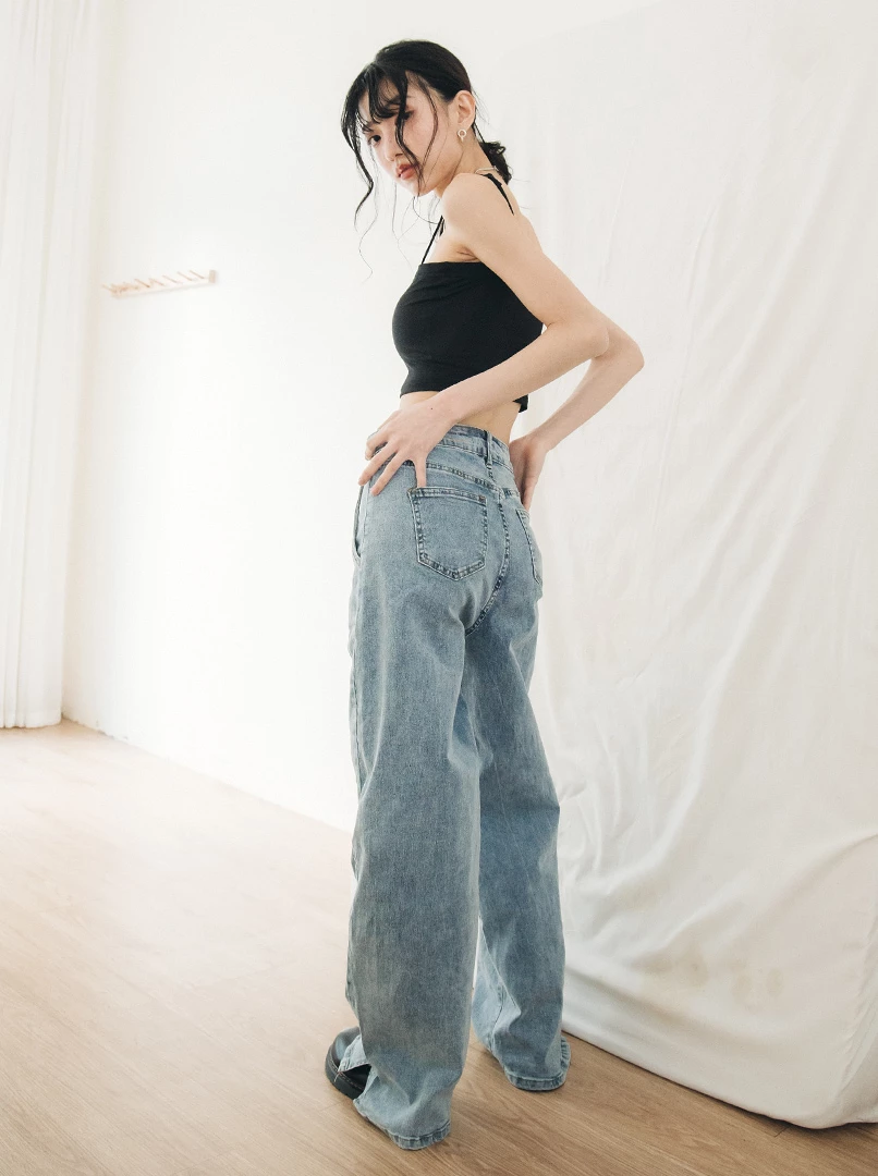 剪接俐落修身牛仔褲(短)