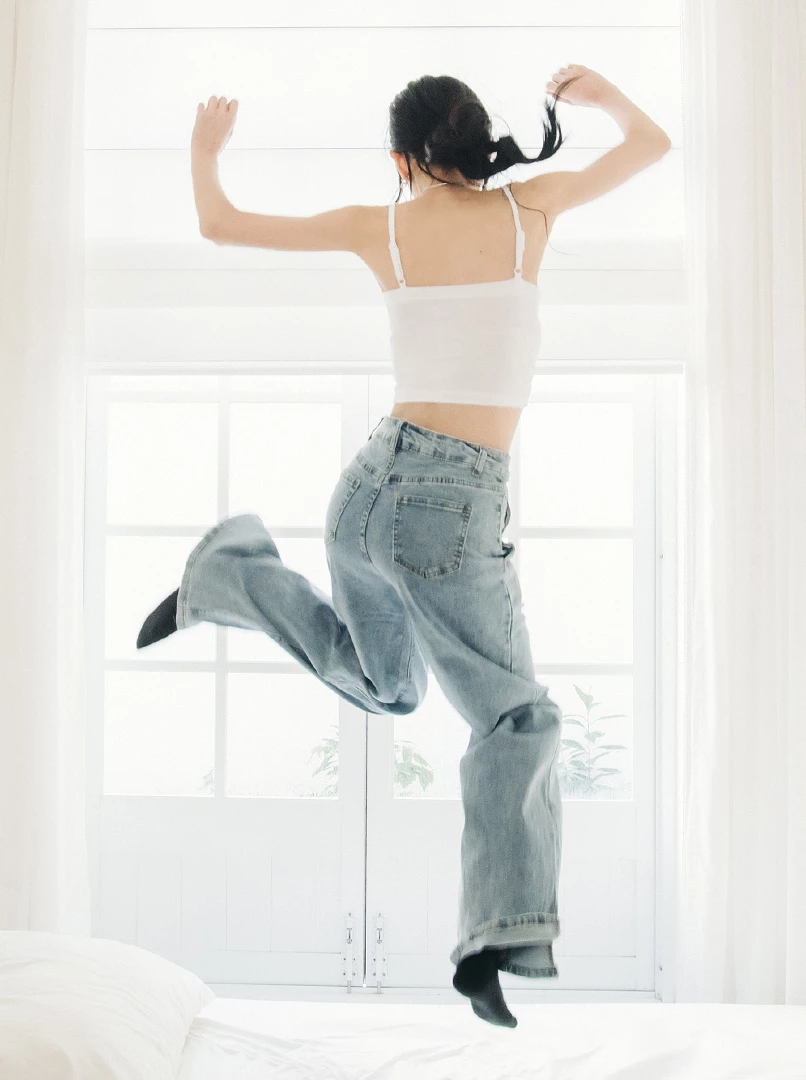 剪接俐落修身牛仔褲(短)