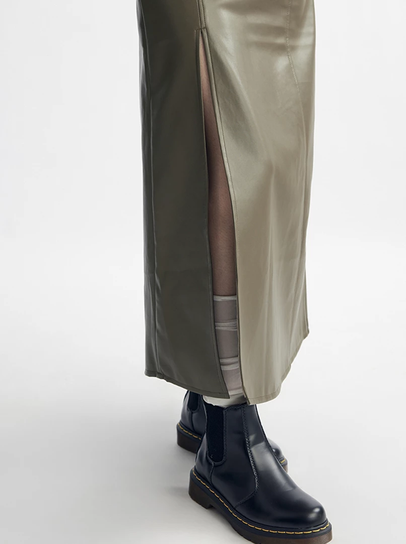 Red聯名開衩皮革長裙