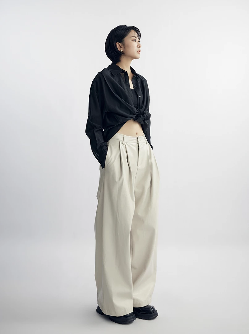 Red聯名雙褶皮革闊腿褲