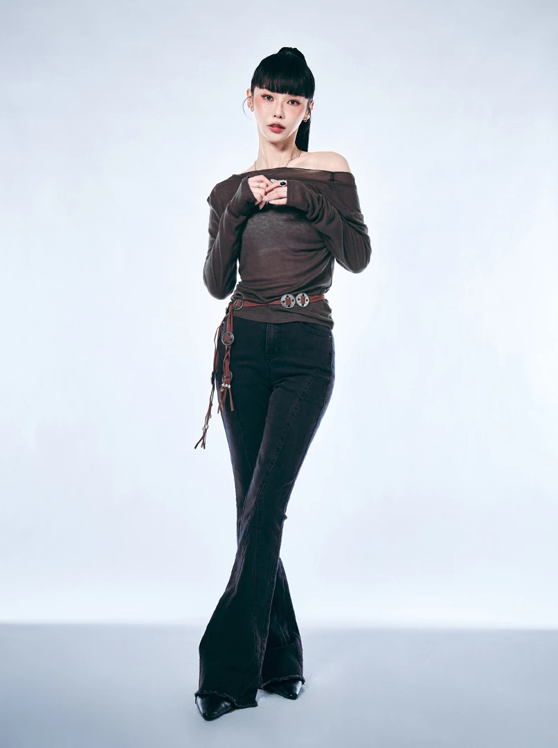 剪接設計線極瘦喇叭褲