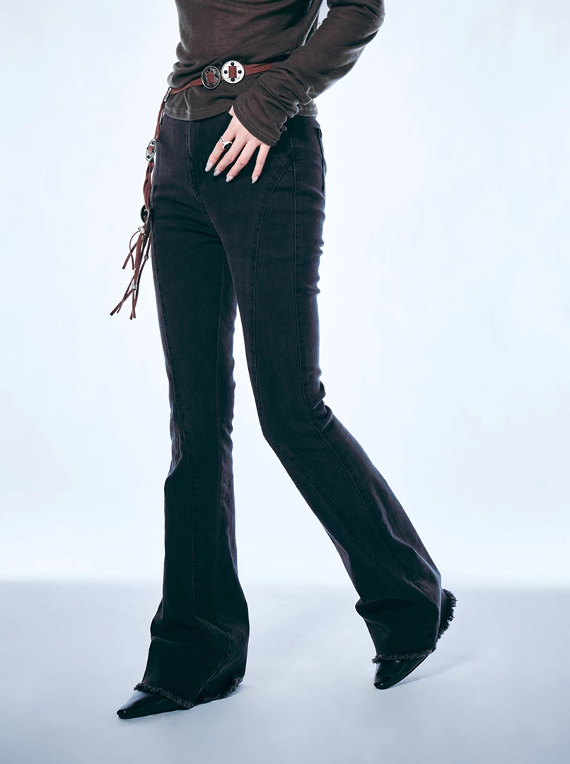 剪接設計線極瘦喇叭褲