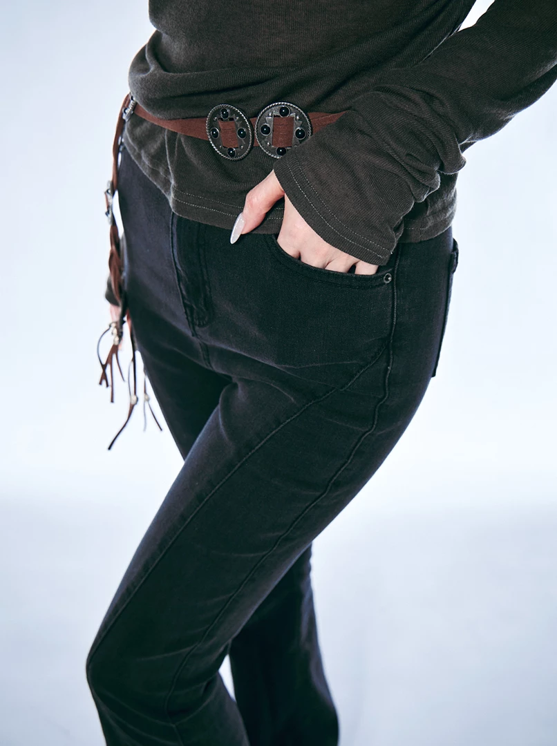 剪接設計線極瘦喇叭褲