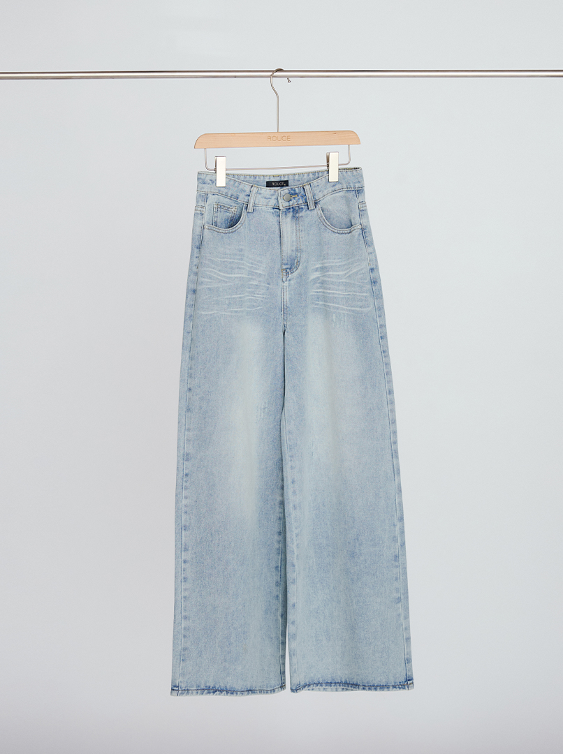 INS淺刷色後褲腳割破牛仔褲