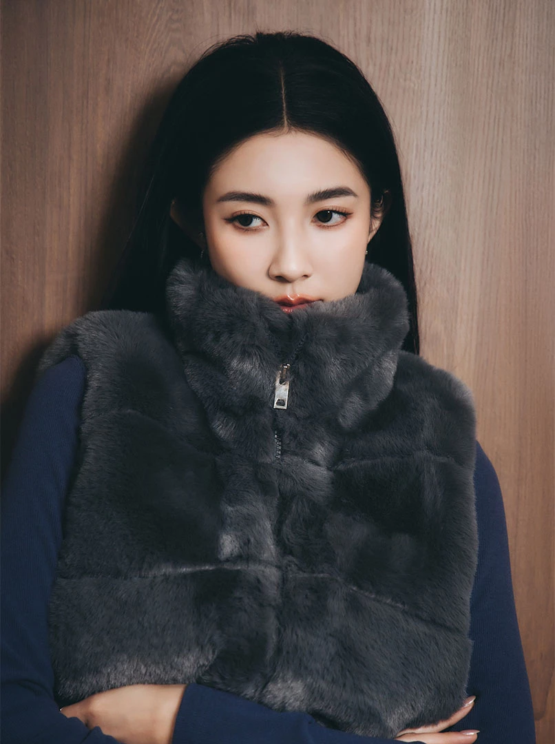 仿貂毛立領短版背心