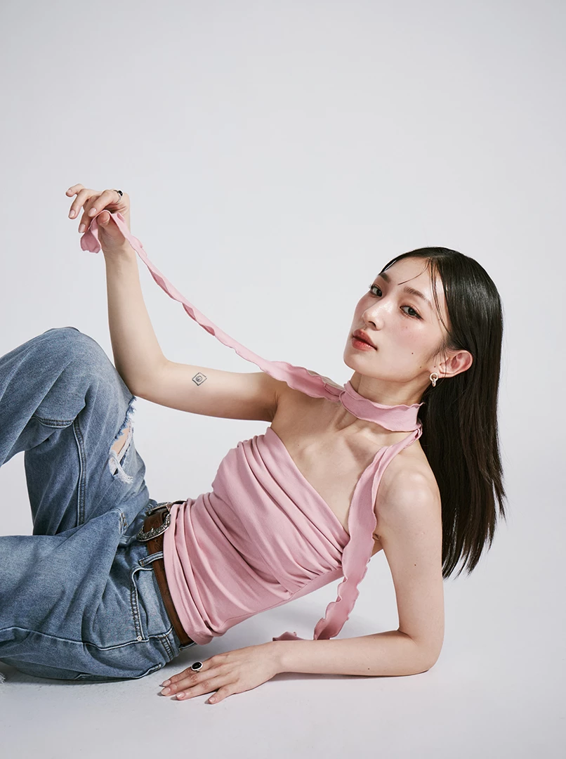 繞脖綁帶平口抓皺背心