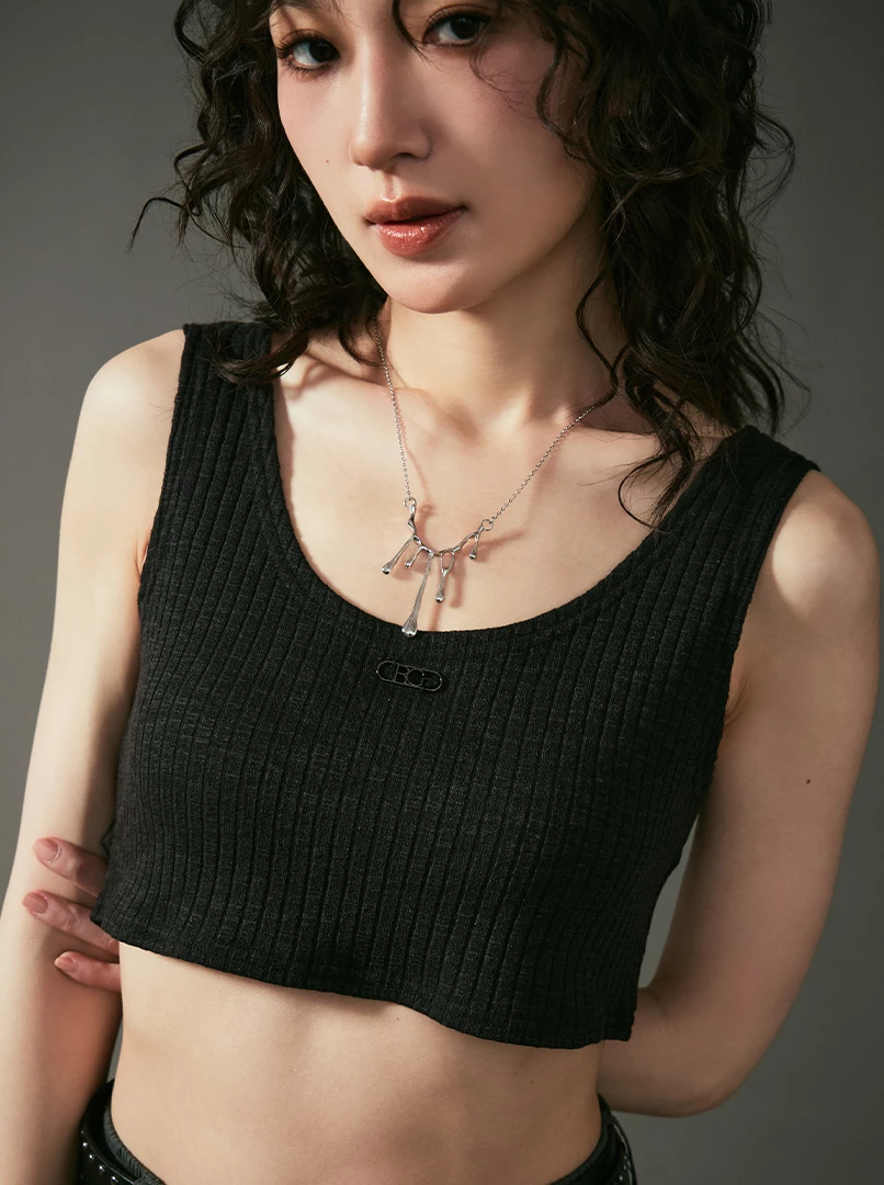 坑條短版小背心