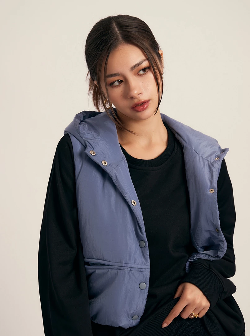 連帽無袖尼龍短外套