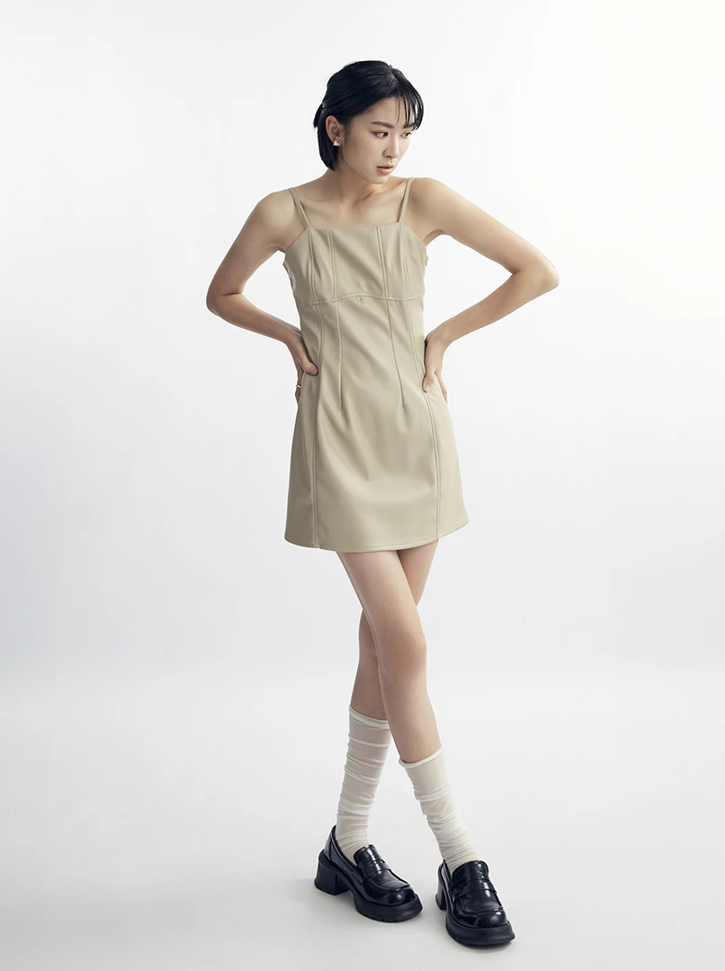 Red聯名皮革剪接短洋裝