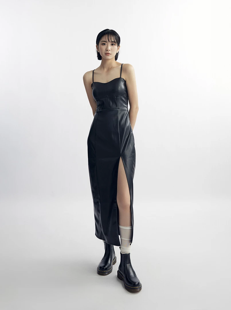 Red聯名皮革剪接長洋裝