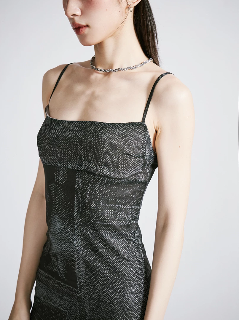 渲染露背性感長洋裝