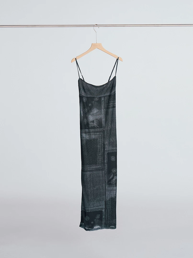 渲染露背性感長洋裝