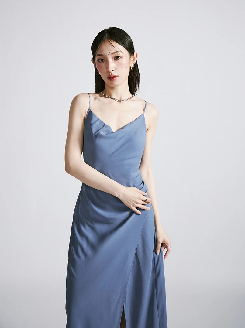 極美露背連身長洋裝