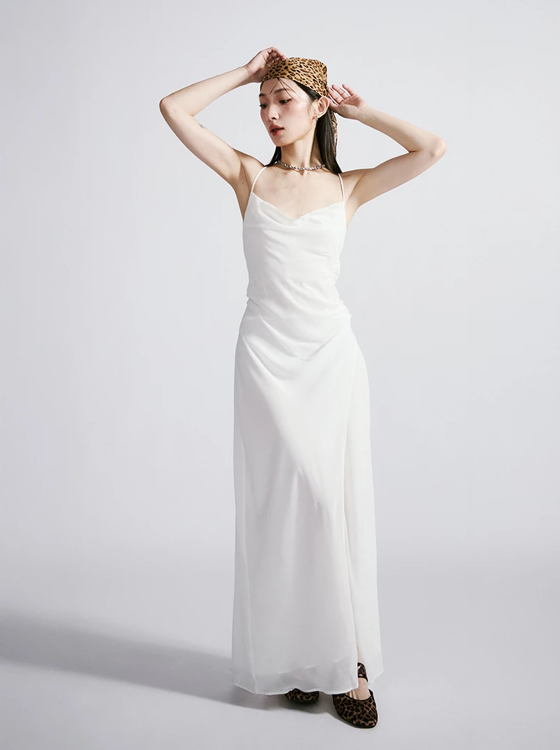 極美露背連身長洋裝