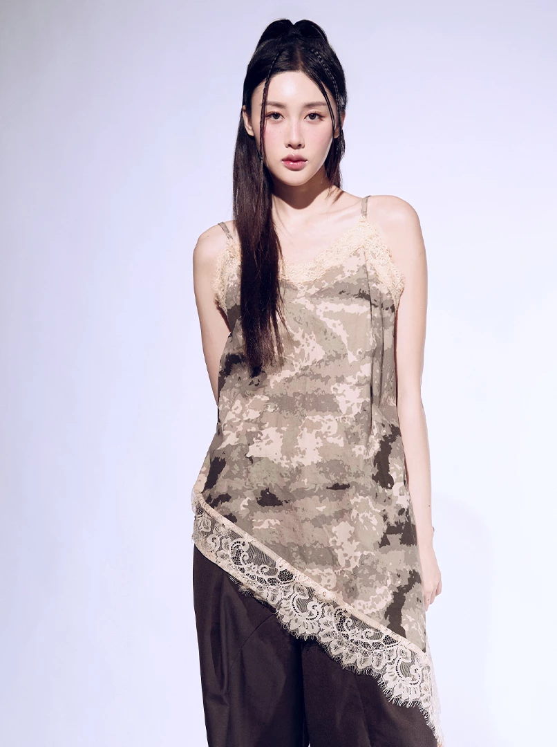 斜切蕾絲混彩洋裝
