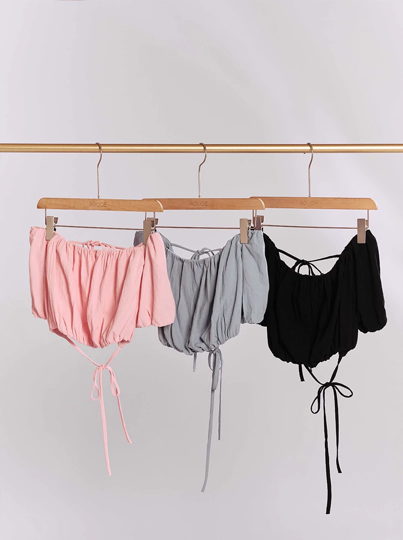 泡泡袖露背上衣