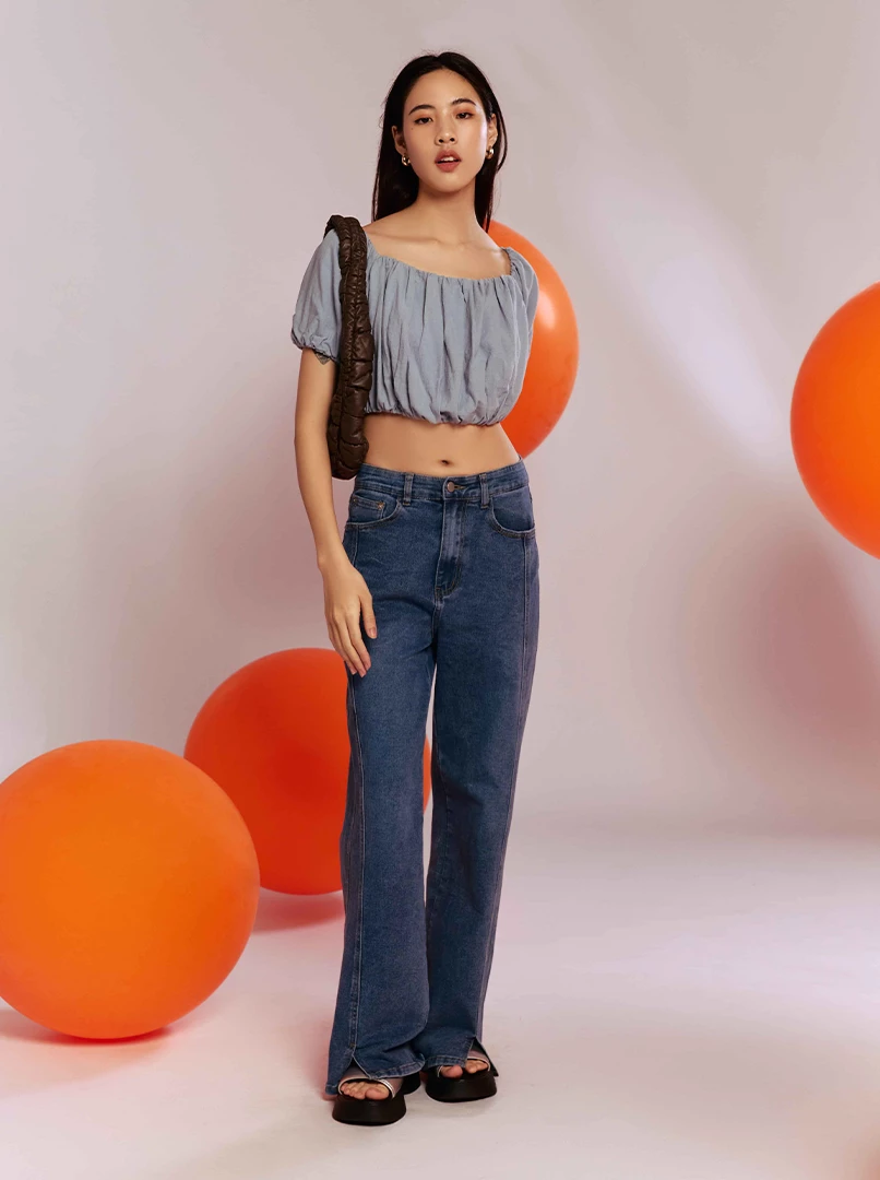 泡泡袖露背上衣