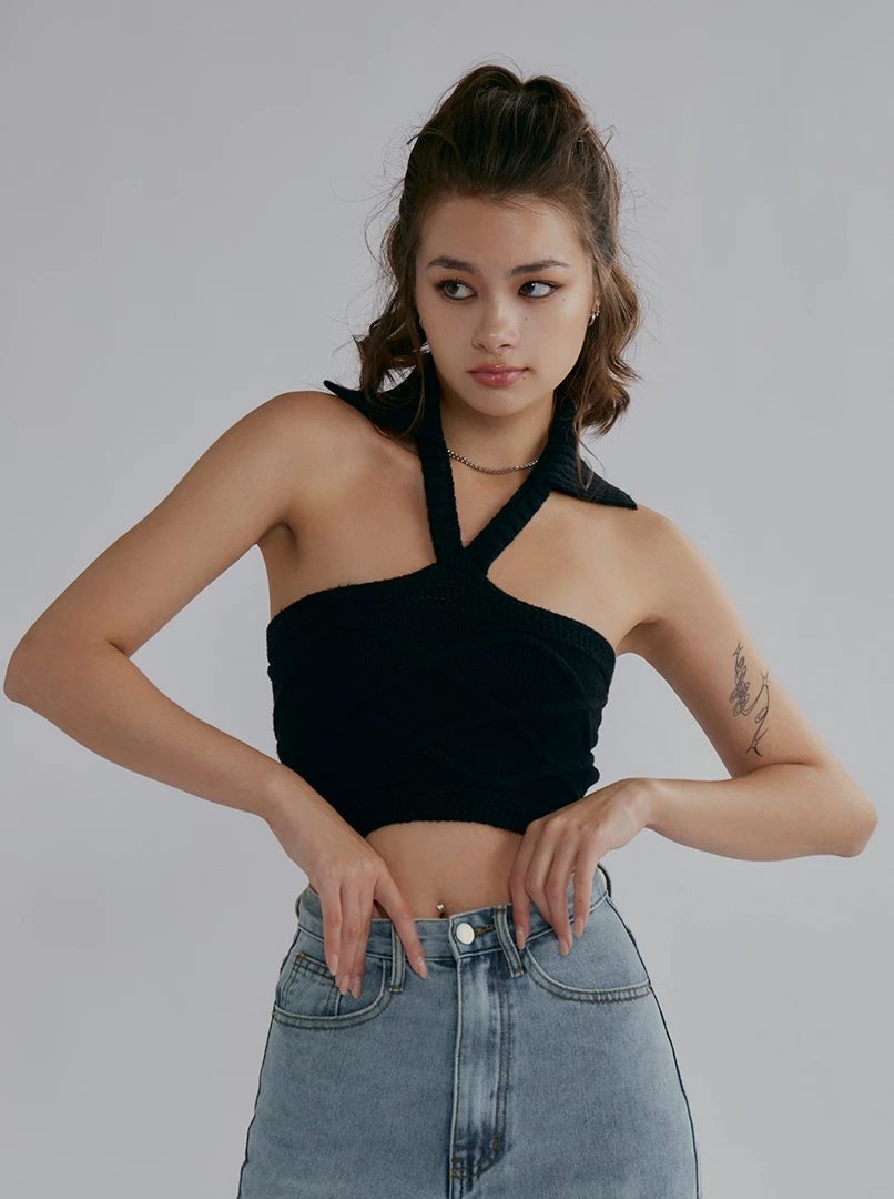 繞脖平口針織上衣