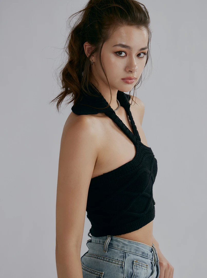 繞脖平口針織上衣