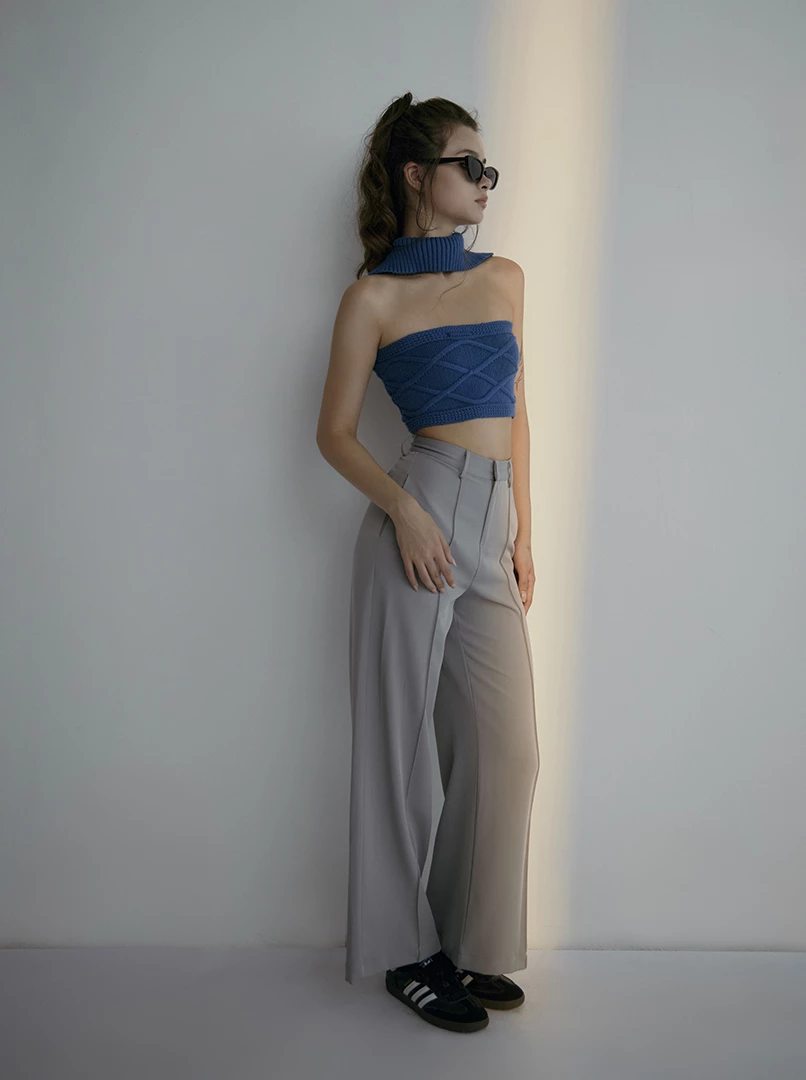 繞脖平口針織上衣