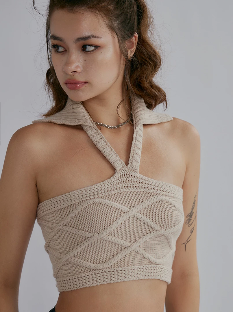 繞脖平口針織上衣