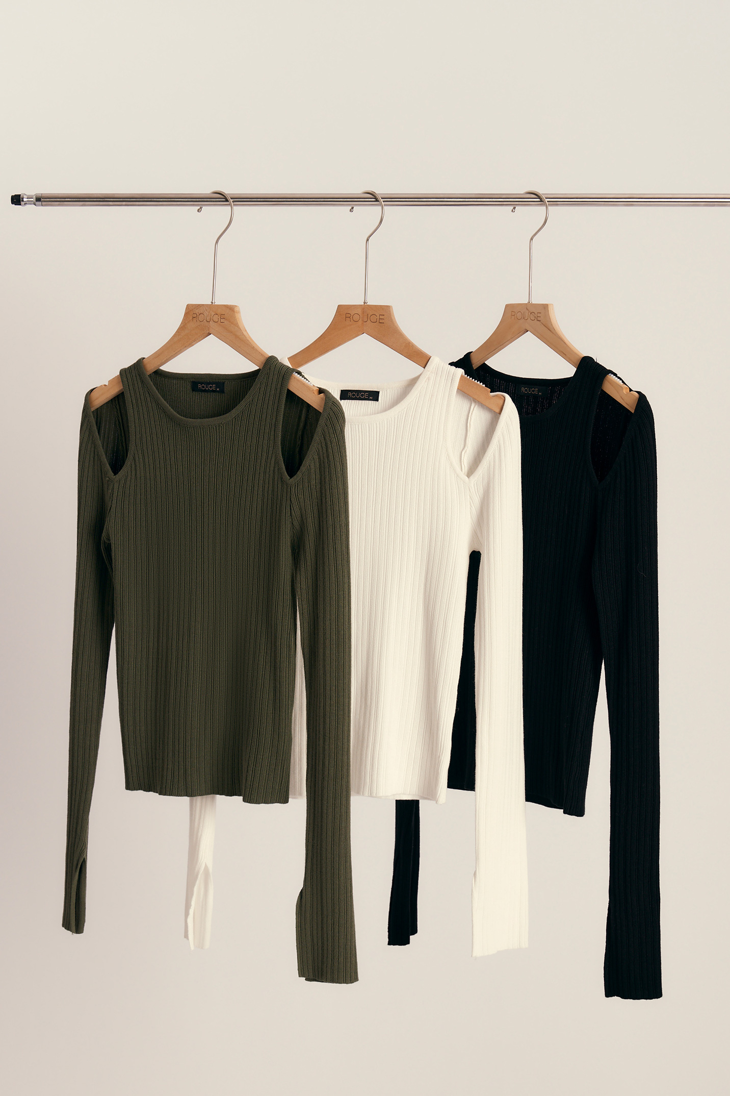 圓領挖肩合身針織上衣