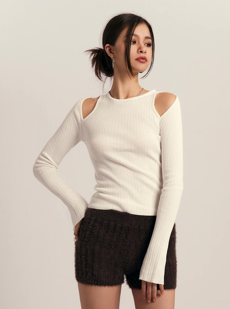 圓領挖肩合身針織上衣