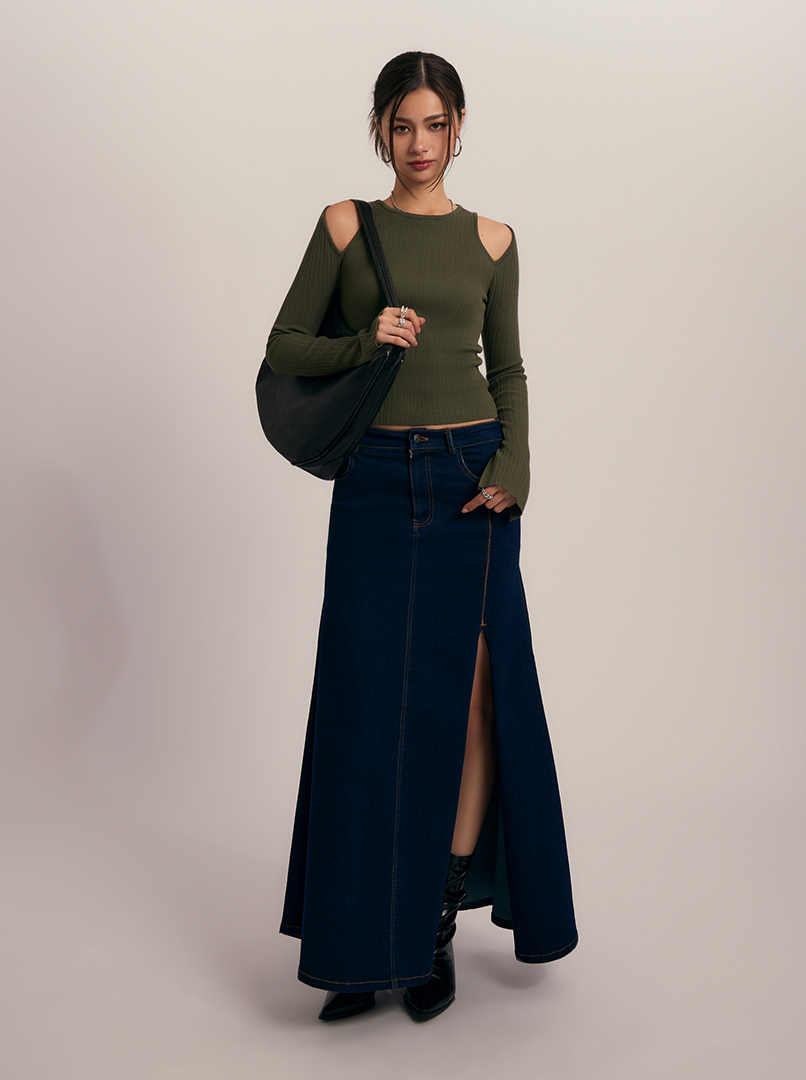 圓領挖肩合身針織上衣