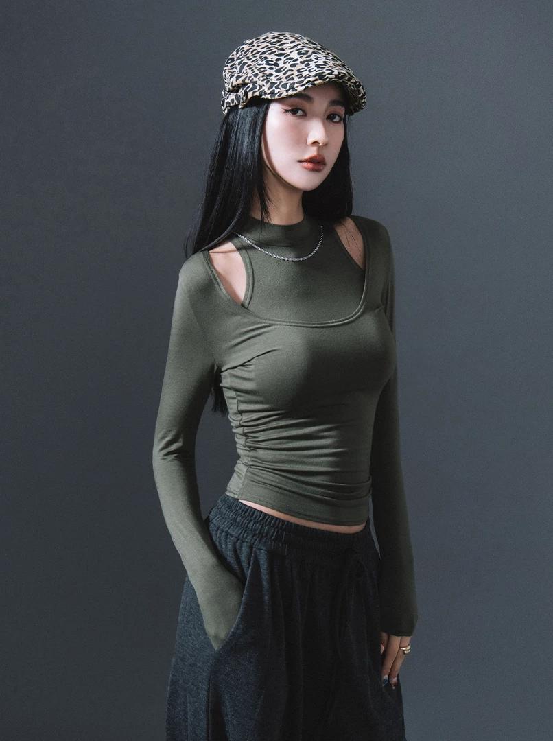 微高領兩件式疊穿上衣