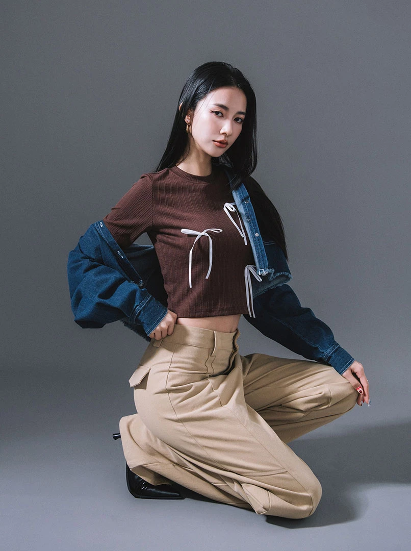 立體蝴蝶結圓領上衣