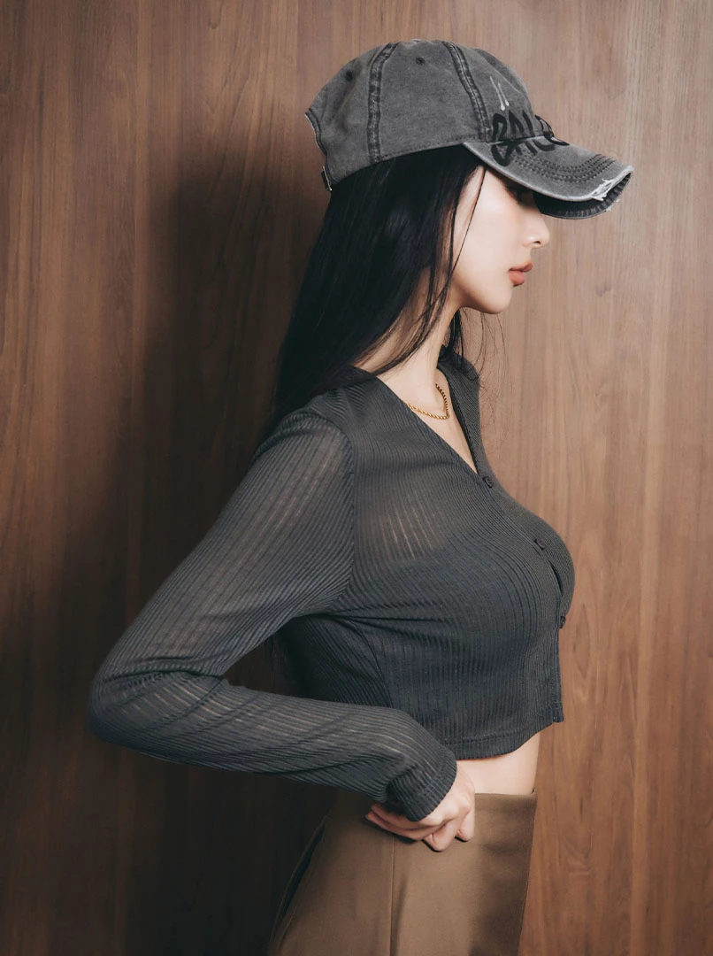 V領前釦兩穿上衣'