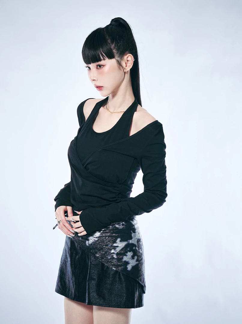 假兩件式內搭掛脖上衣