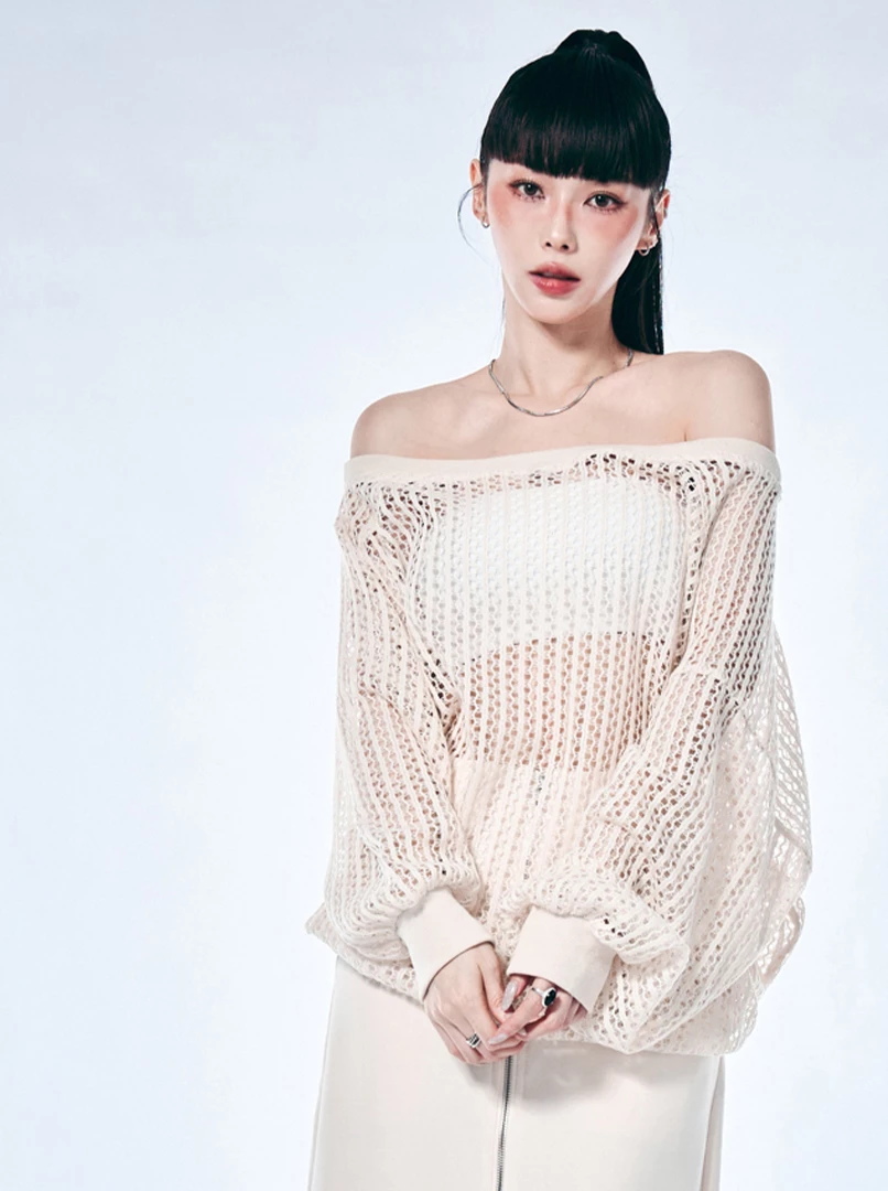 寬鬆斜領洞洞罩衫