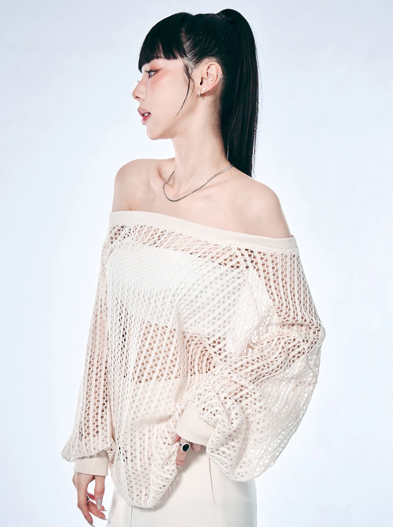 寬鬆斜領洞洞罩衫